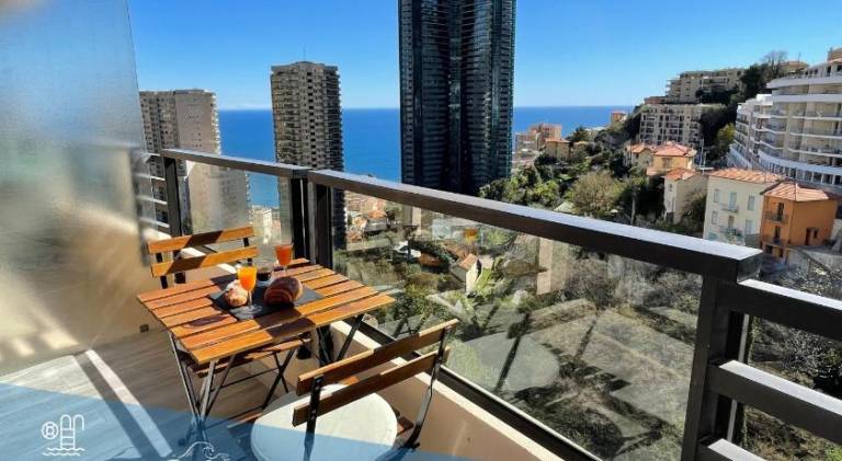 Lovely rental apartment with pool | Dogs allowed in Menton
