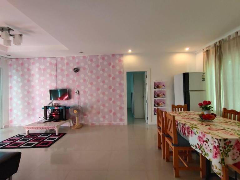 House with grill, patio & private pool | Good for workation | Pets allowed — photo 3