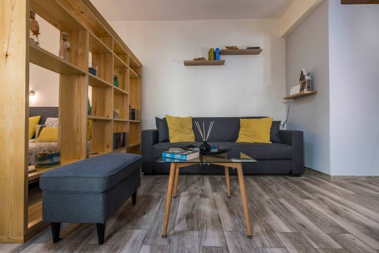 Apartment with garden & patio | Garden view — photo 2