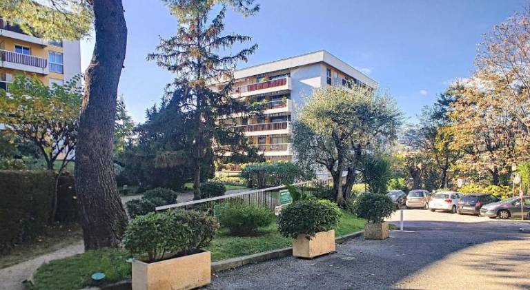 Apartment with private pool | Good for workation in Thiers