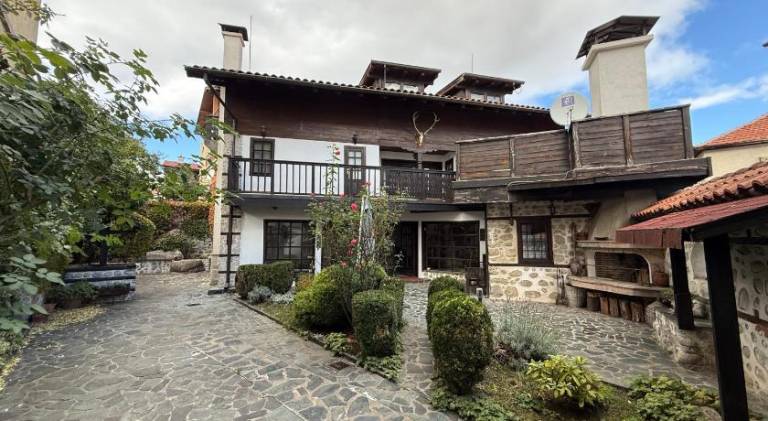 Chalet with patio, sauna & yard | Suitable for remote work in Bansko