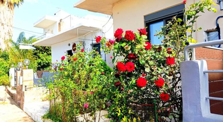 Vacation home with patio & yard — photo 4