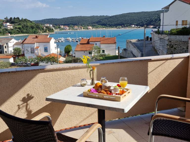 Apartment and Rooms Zora in Rab
