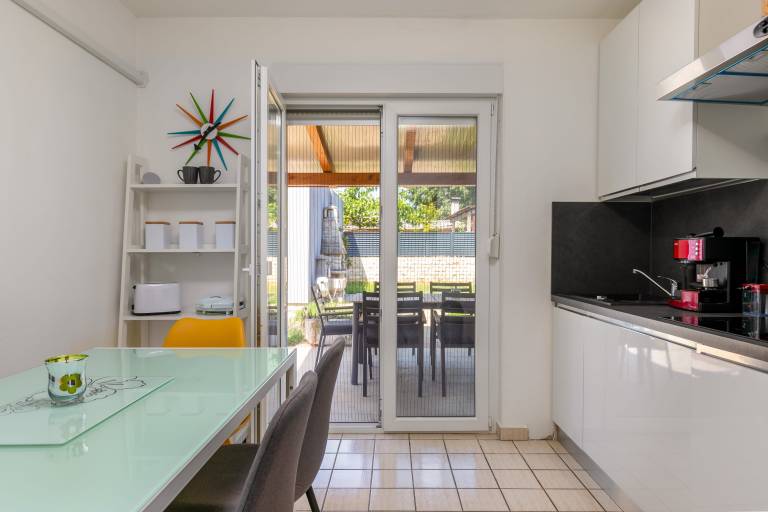 Family-friendly beautiful rental apartment with grill & garden | Dogs allowed — photo 4