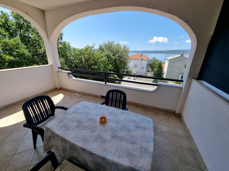 Apartment with grill & garden in Crikvenica