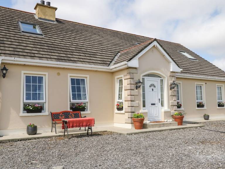 Cottage Meenaneary