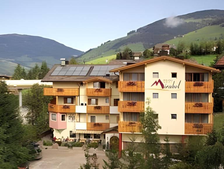 Hotel Mirabel in Marebbe