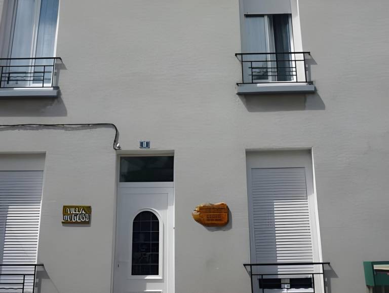 Apartment with patio, barbecue & garden in Riom