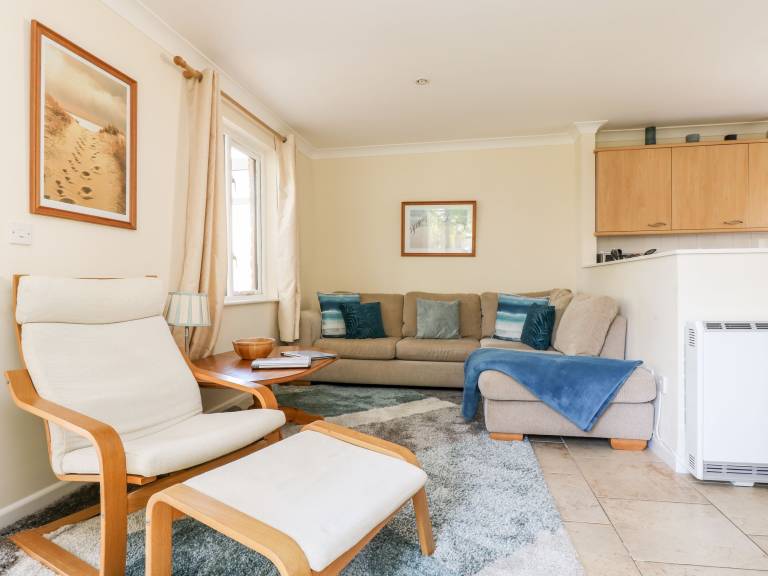 Cottage with garden | Beach view — photo 4