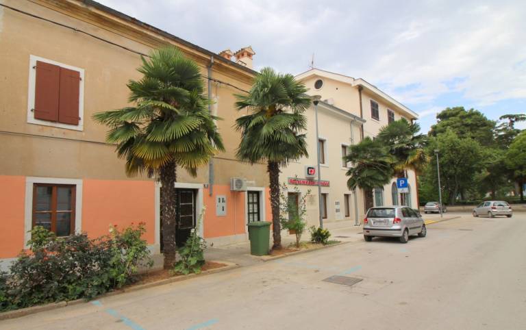 Dog-friendly apartment in the centre of Porec, just 400 metres from the beach in Porec