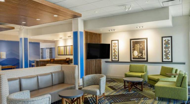Holiday Inn Express & Suites Watertown By IHG — photo 5