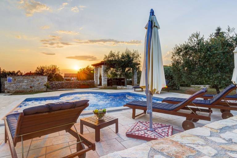 Villa with terrace, fast internet & grill — photo 5