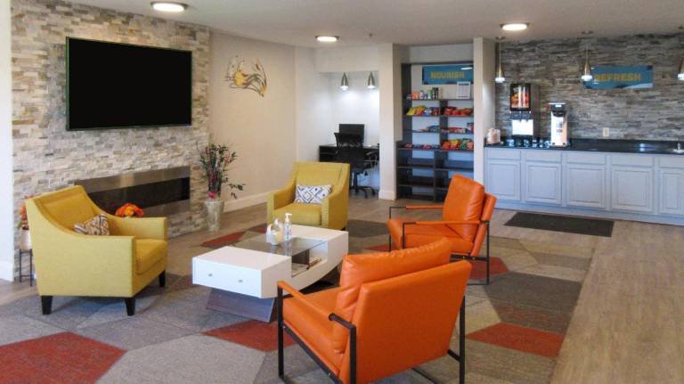 Clarion Pointe Evansville North — photo 5