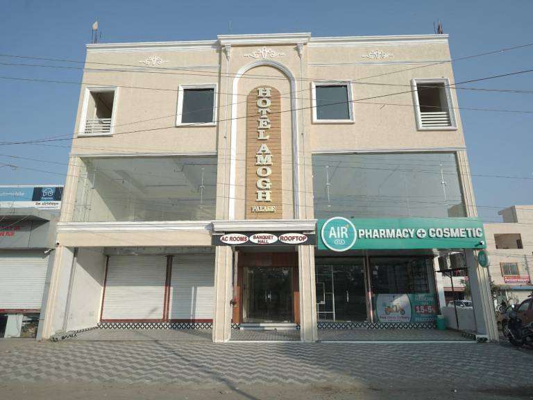 Hotel Amogh Palace By Mera Stay