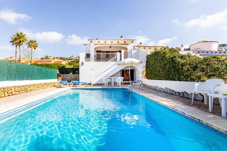 Fully equipped villa with yard, terrace & private pool | Pets are welcome — photo 3