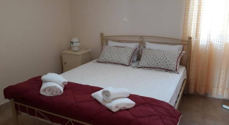 Apartment with patio & garden | Pets allowed in Syros
