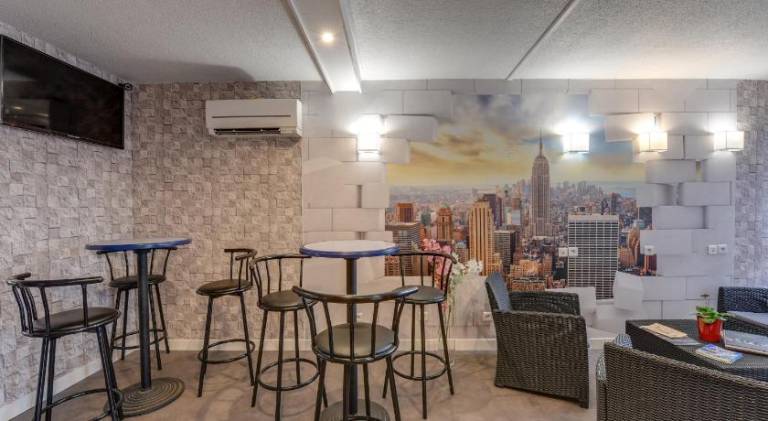 Confort Hotel Thouars — photo 3