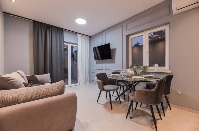 Rental apartment with terrace, pool & grill — photo 4