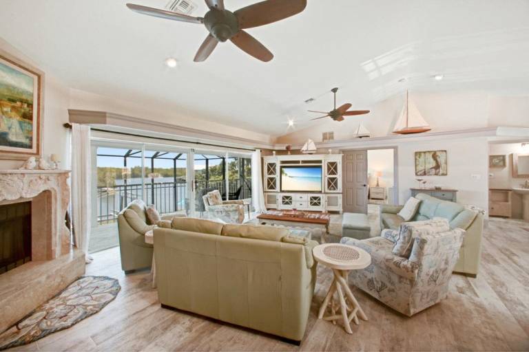 5-Bedroom Family Beach & Pool House on Bonita Beach Sleeps 11 — photo 4