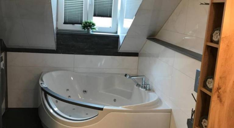 Rental apartment with jacuzzi — photo 2