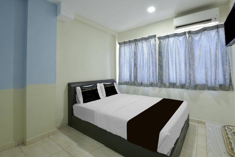 Axlite Deluxe Queen Room