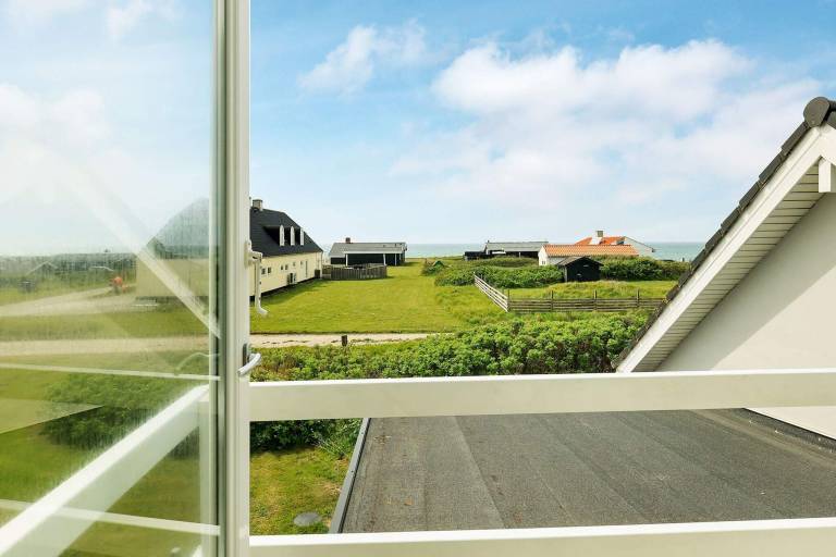 Vacation home with patio, sauna & BBQ — photo 4