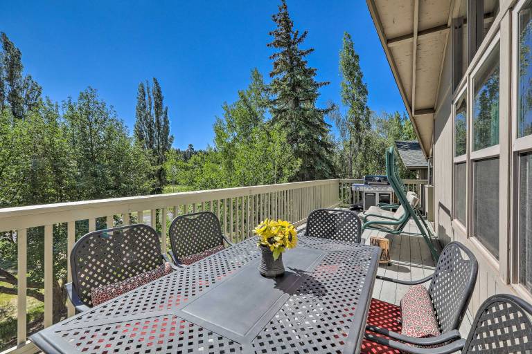 Flagstaff Townhome - Walk to Country Club & Pools! — photo 2