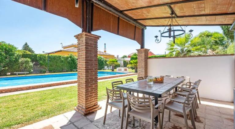 Villa with private pool, terrace & yard | Dogs allowed — photo 4