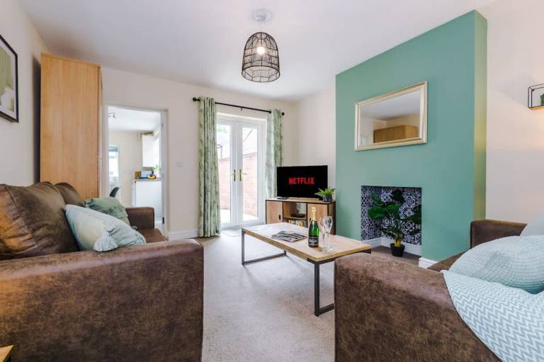Children-friendly wonderful apartment with yard | Pets allowed — photo 3