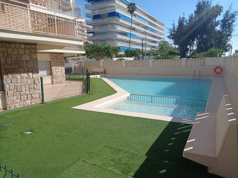 Children-friendly apartment with yard, pool & patio | Beach view | Beach nearby | Dogs allowed — photo 2