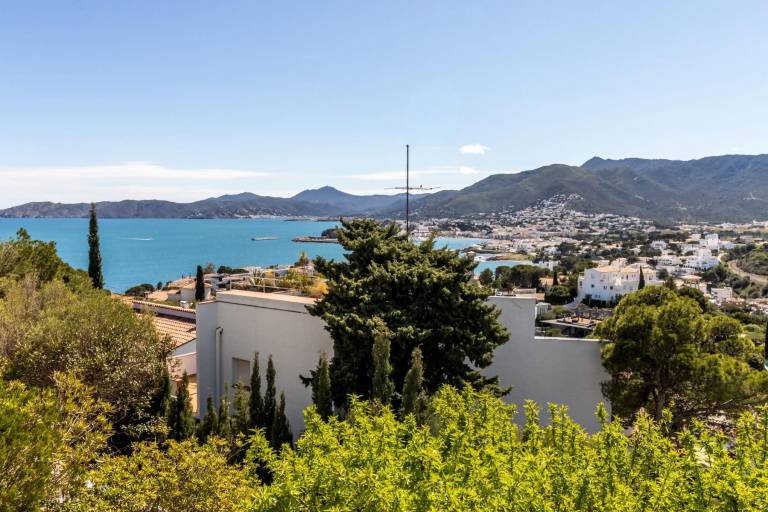 Grifeu - Apartment with terrace and sea views — photo 2