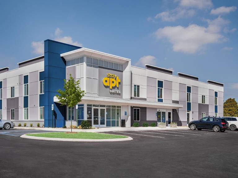 StayAPT Suites LaGrange — photo 3