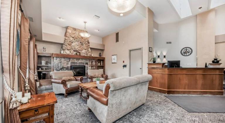 Stony Plain Hotel & Suites — photo 4