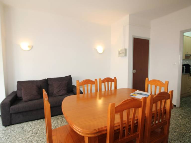 Bright Apartment Near Puerto Beach, 2 Double Beds, 1 Single Bed, Newly Renovated, WiFi — photo 3