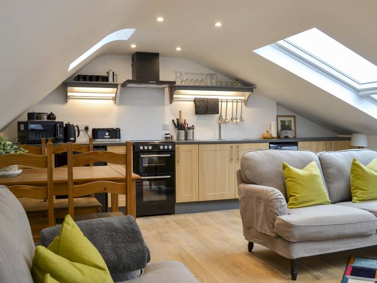 Child-friendly cottage with terrace & yard | Pets allowed — photo 2