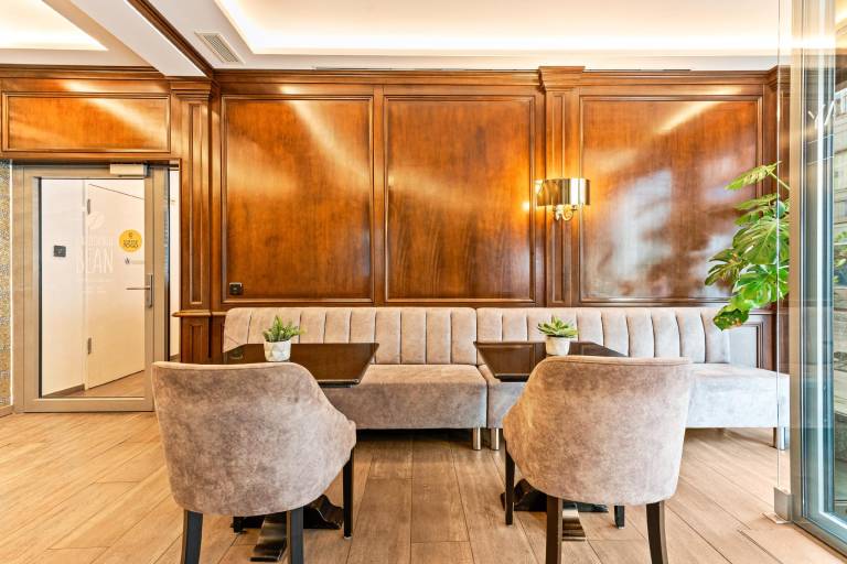 Serviced apartment with patio | Near Karlstor | Suitable for remote work — photo 5
