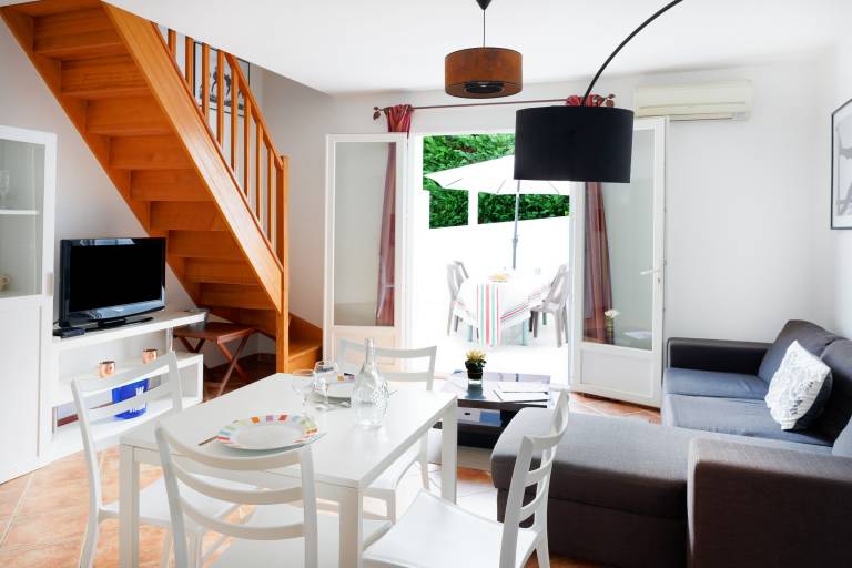 Apartment Au Pays Basque rated 2 stars 4 km from the beach with Terrace & Wi-Fi in Bidart