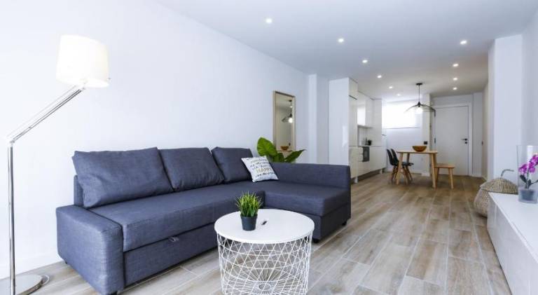 Apartment with pool — photo 2