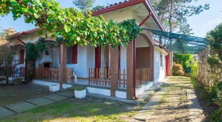 Vacation home with 3 rooms for 6 persons in Comacchio