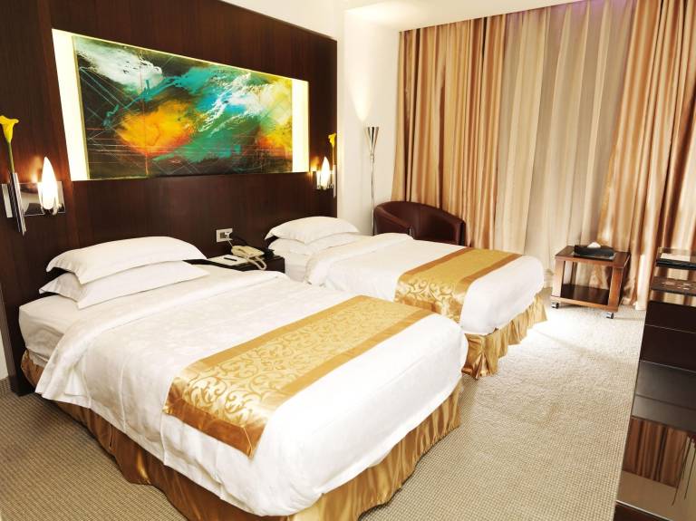 WH Hotel — photo 2