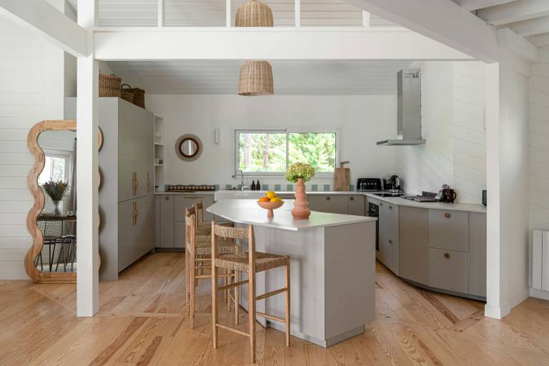 Family-oriented vacation home with barbecue, garden & private pool | Perfect for remote work | Pets are welcome — photo 4