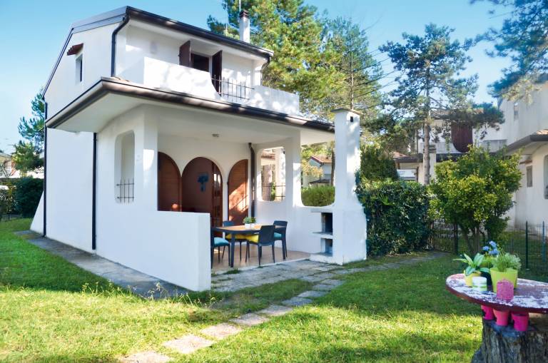 House with garden, grill & patio — photo 4