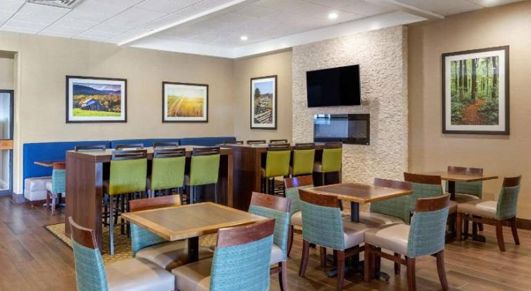 Comfort Inn & Suites near Danville Mall — photo 5