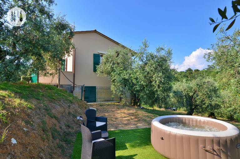 Rental apartment with pool, yard & jacuzzi | Nature view — photo 5
