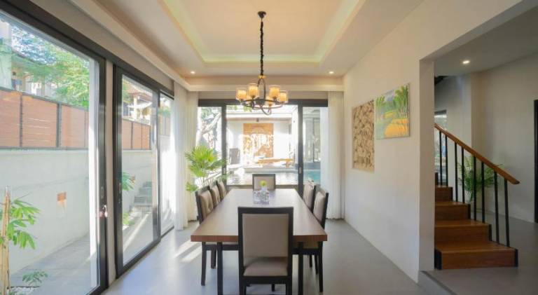 Villa with hot tub & pool — photo 4