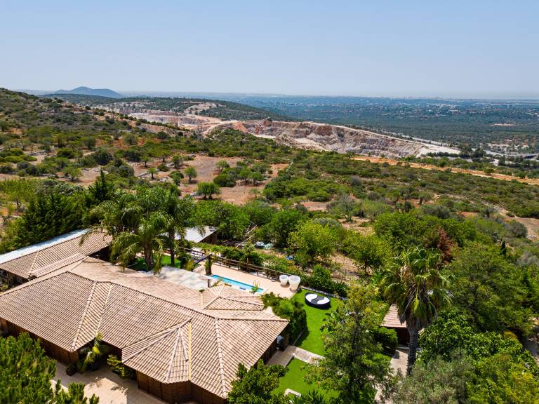 Luxury villa for 7 with heated pool in Boliqueime — photo 3