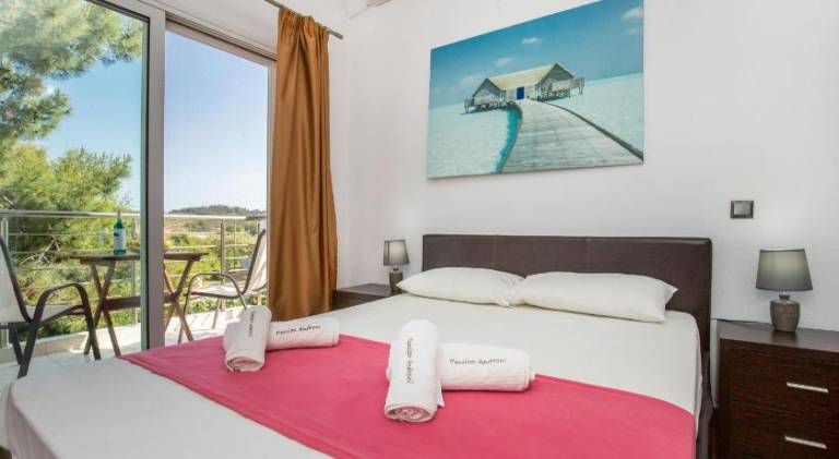 Charming serviced apartment with terrace & yard | Next to the beach | Pet-friendly — photo 2