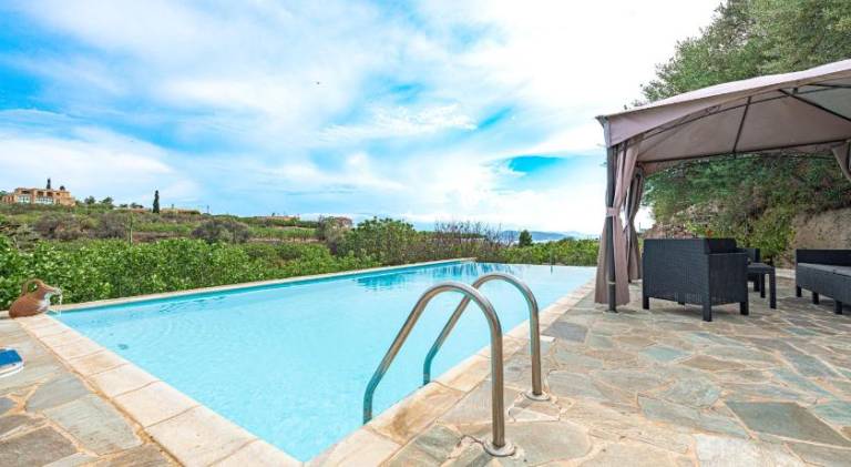 House with private pool, terrace & grill — photo 5
