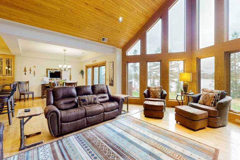 Condo Eagle River