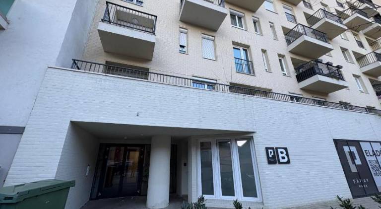Downtown 2 bedrooms nearby Duna river Balcony-Garage 10 euro per day — photo 4